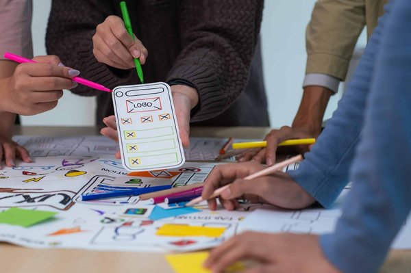 Quels sont les avantages de confier la création d'un site internet à une agence web à Saint-Étienne ?